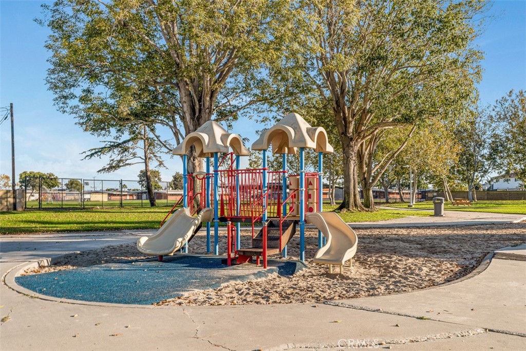 8167 8167 Dartmoor Drive