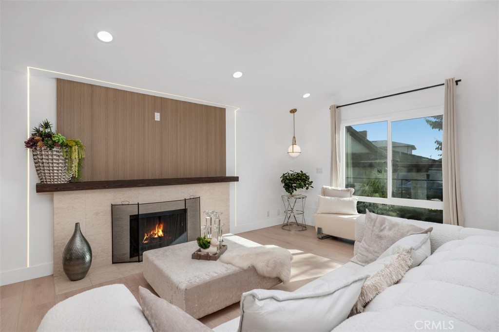 8167 8167 Dartmoor Drive