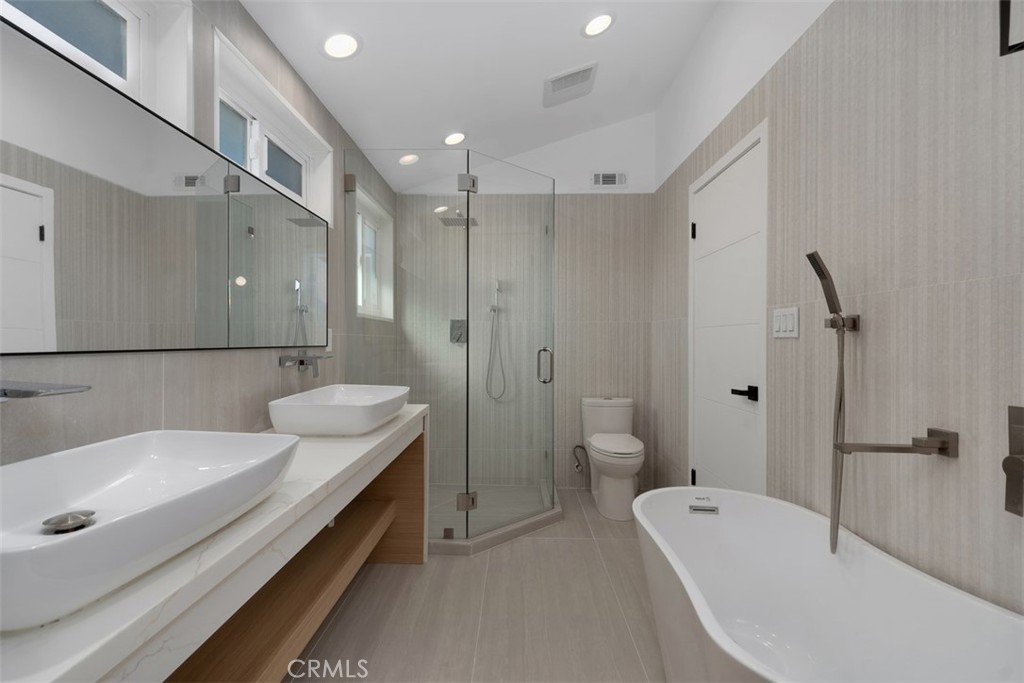 8167 8167 Dartmoor Drive