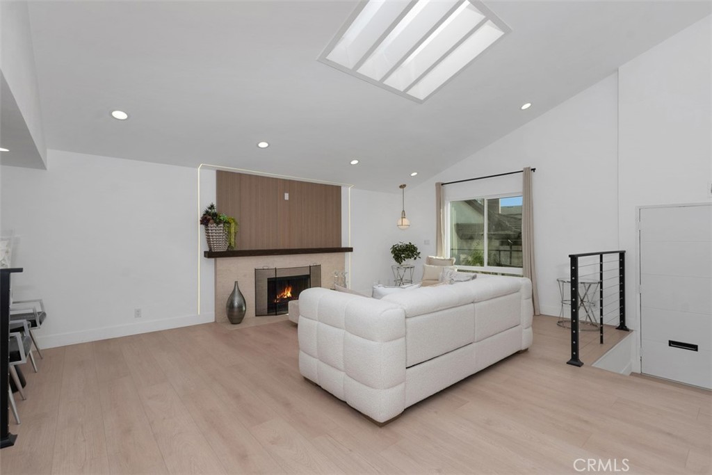 8167 8167 Dartmoor Drive