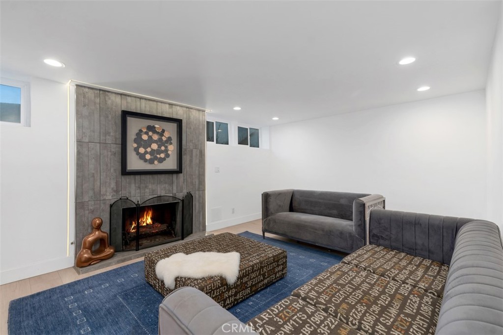 8167 8167 Dartmoor Drive