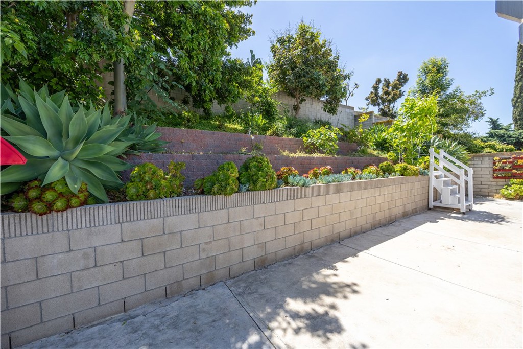 24956 Wells Fargo Drive