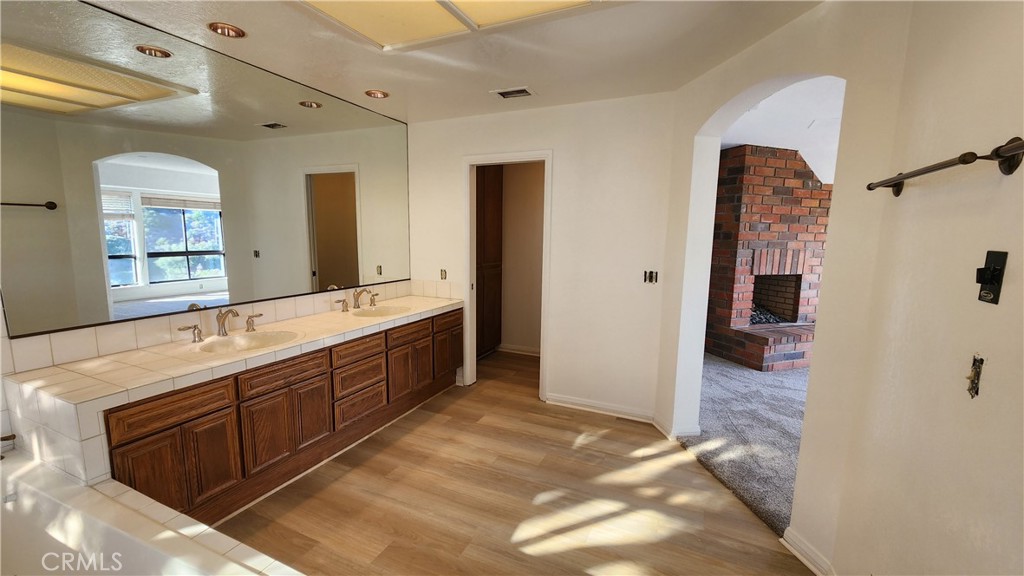 750 Avenida Acapulco