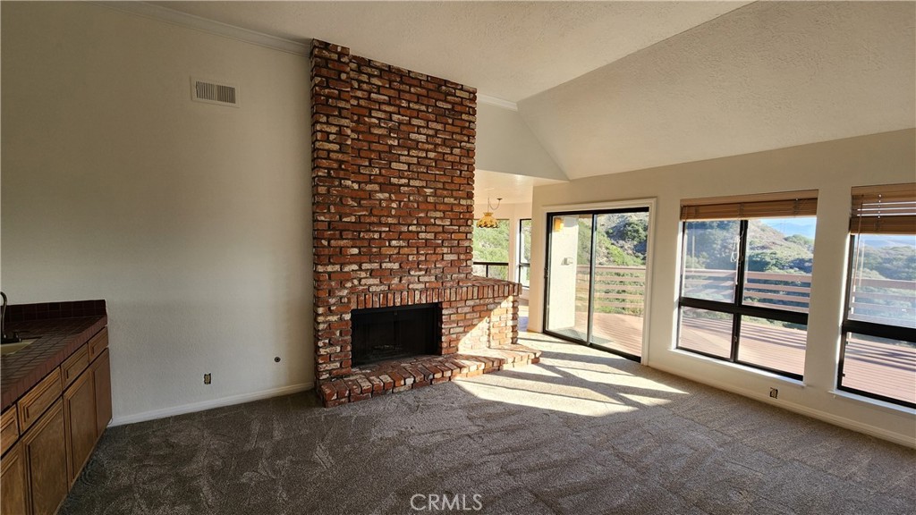 750 Avenida Acapulco