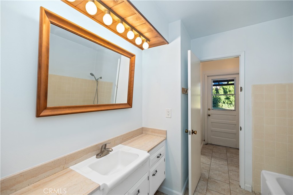 13402 Winthrope Street