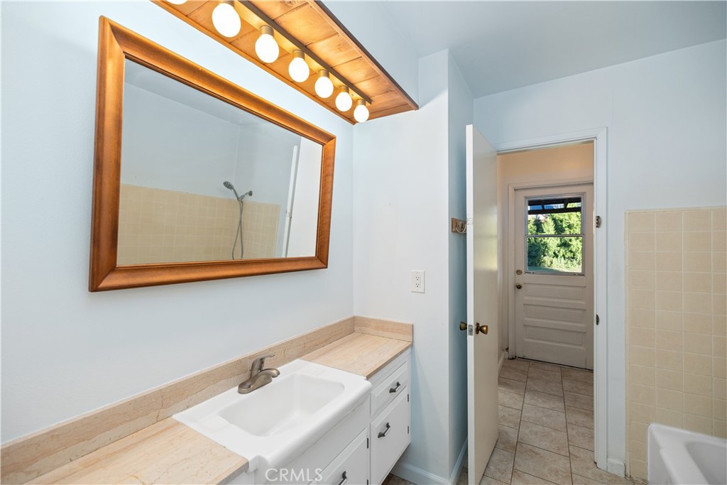 13402 Winthrope Street