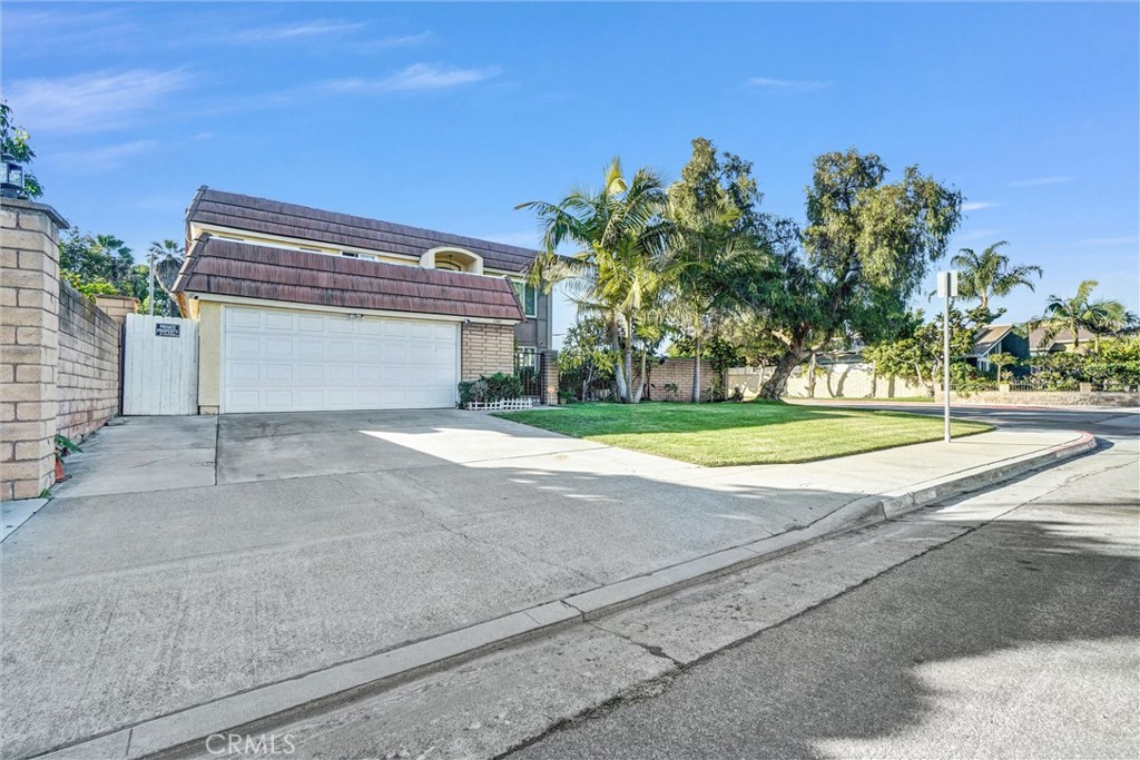 1341 S Pembrooke Lane