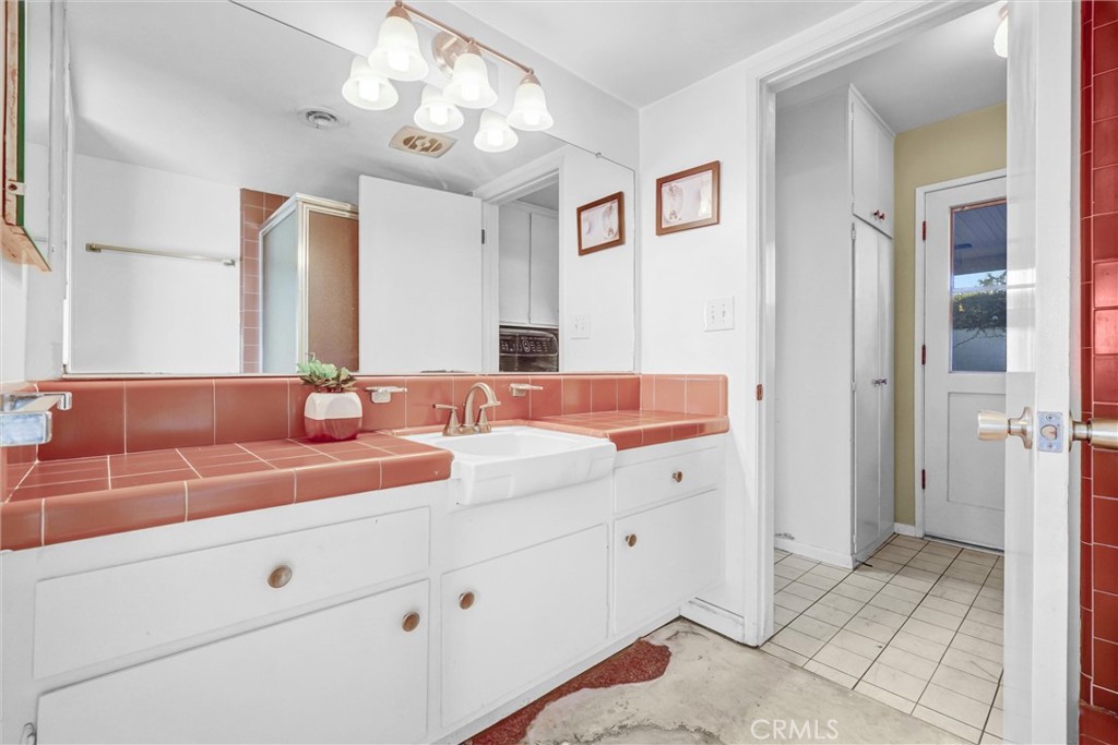 530 N. Stanford Avenue