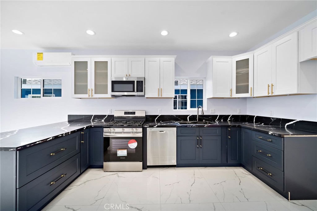 14712 Newland Street