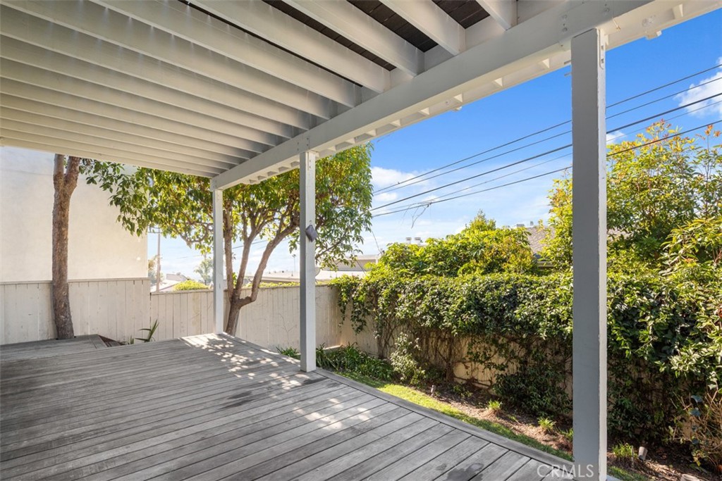 33821 El Encanto Avenue