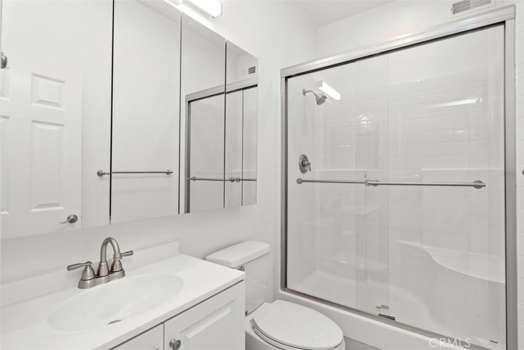 33821 El Encanto Avenue