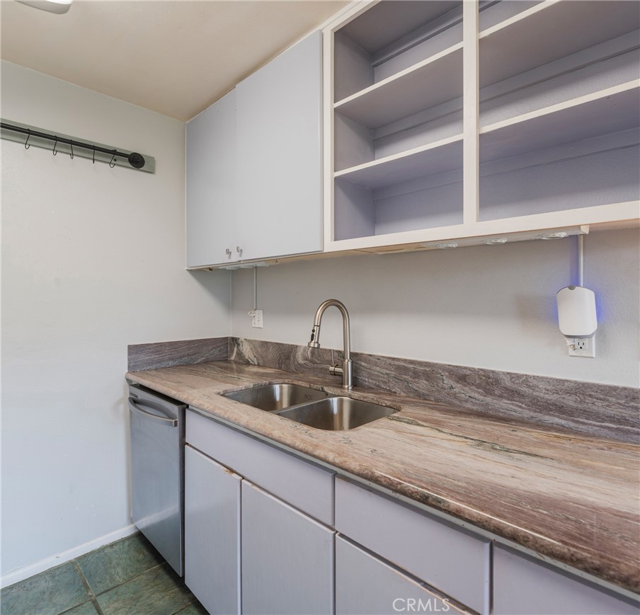 6020 Bixby Village 63