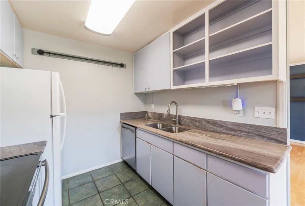 6020 Bixby Village 63