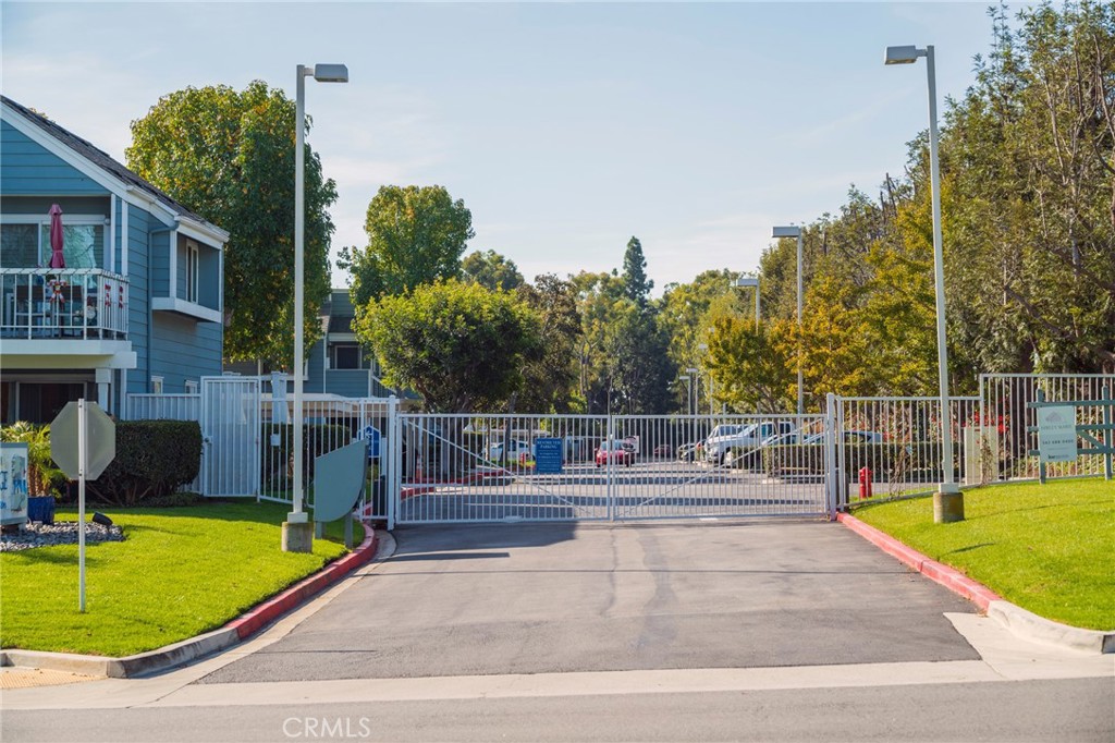 6020 Bixby Village 63