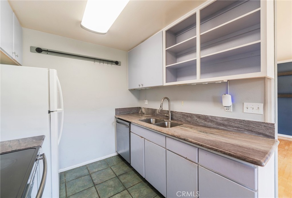 6020 Bixby Village 63