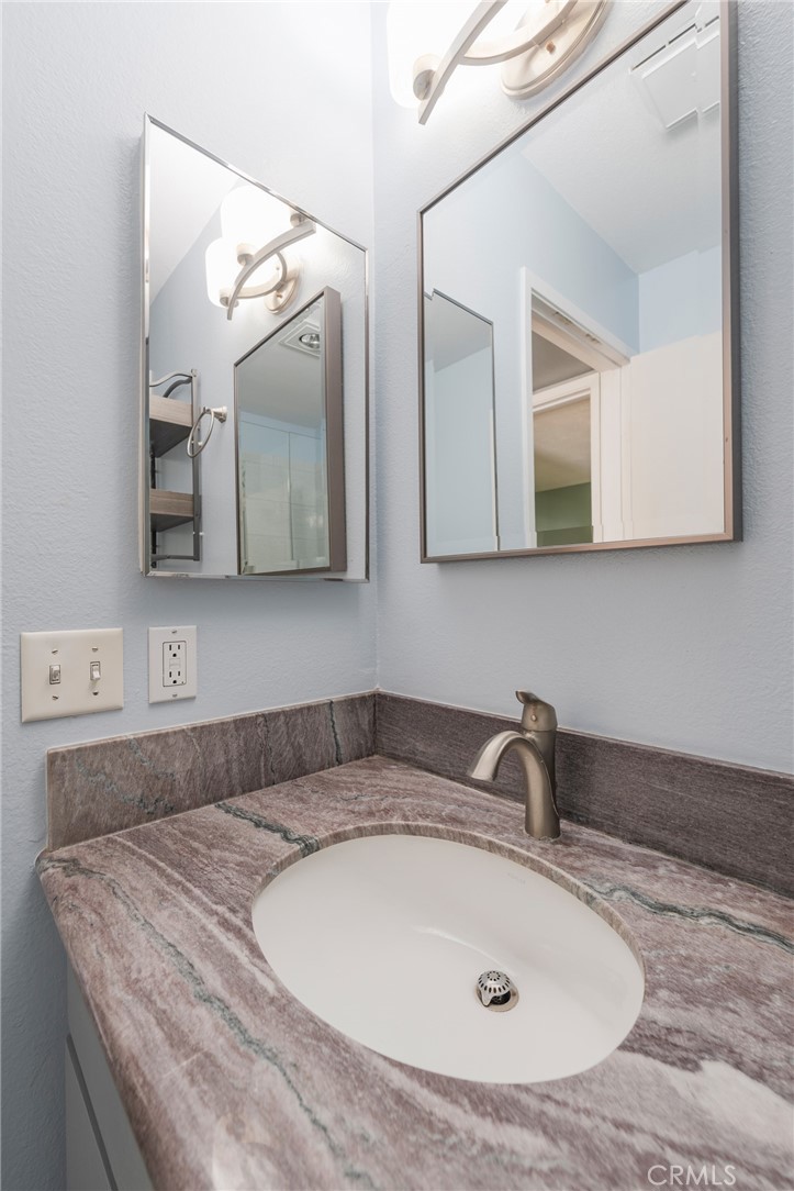 6020 Bixby Village 63