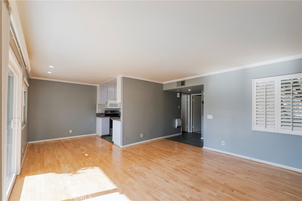 6020 Bixby Village 63