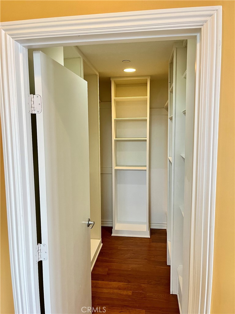 244 Avenida Granada B