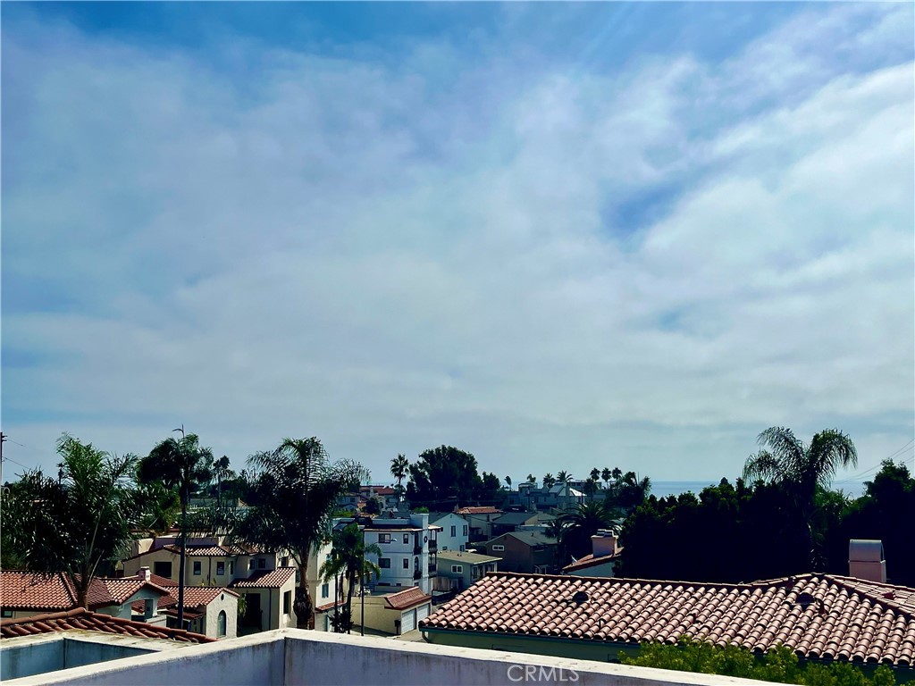 244 Avenida Granada B