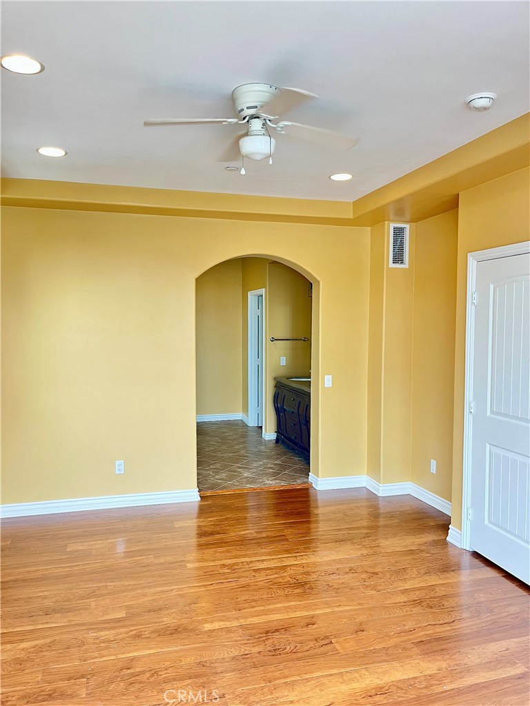 244 Avenida Granada B