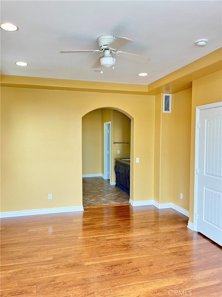 244 Avenida Granada B