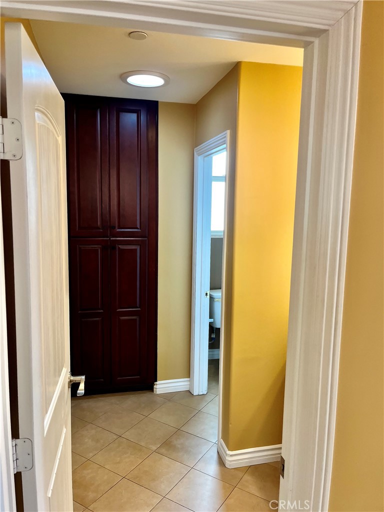 244 Avenida Granada B