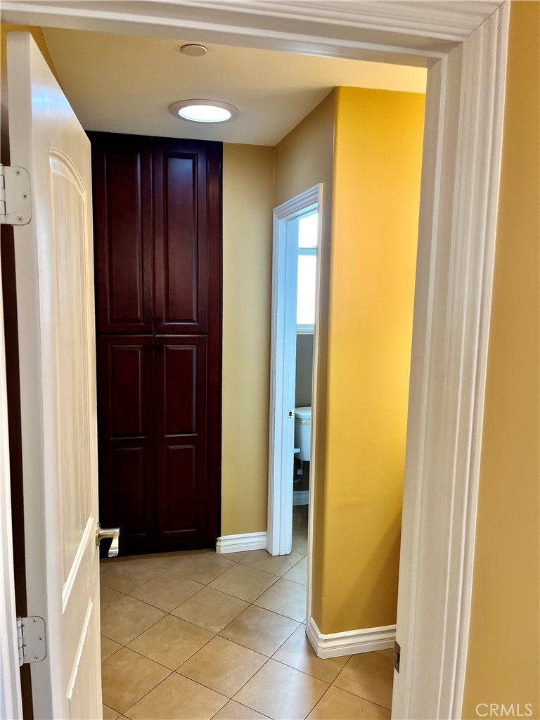 244 Avenida Granada B