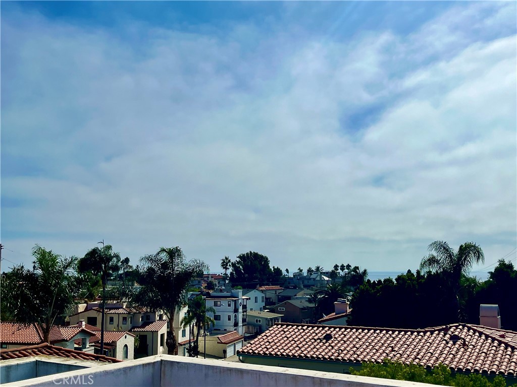 244 Avenida Granada B