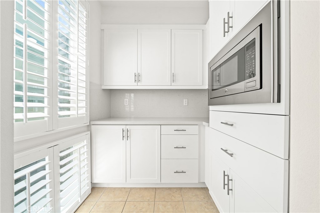 1533 Sullivan Avenue