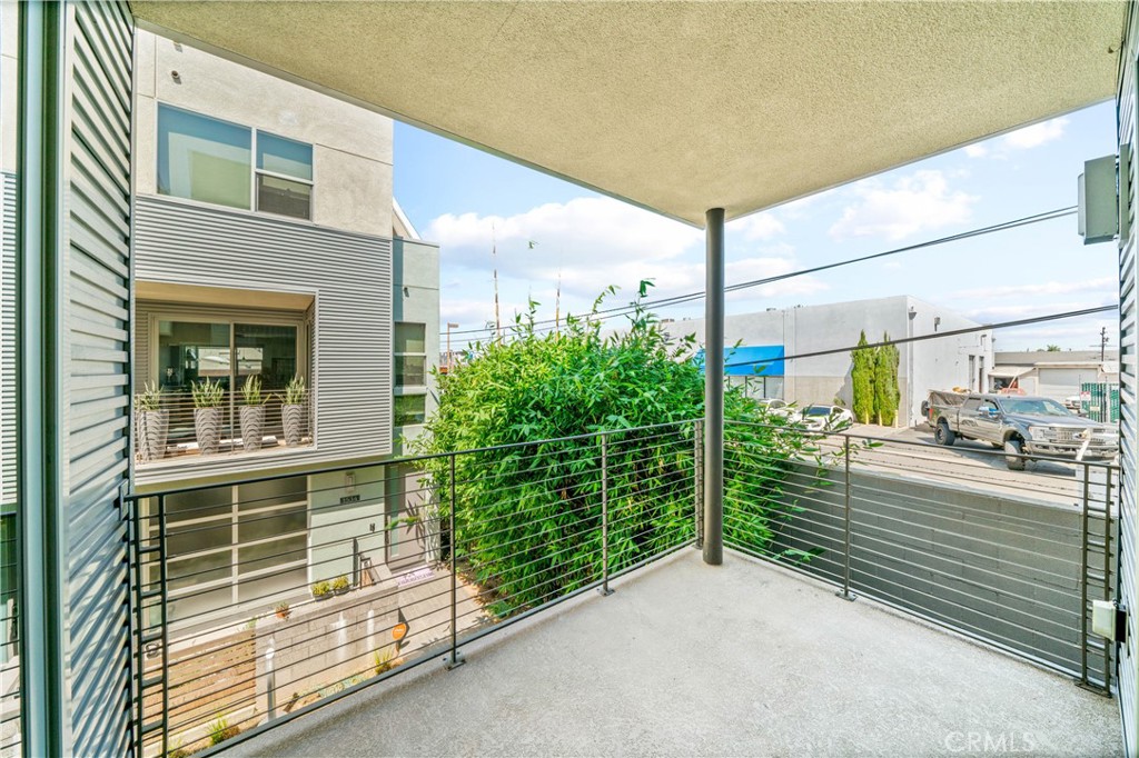 1533 Sullivan Avenue