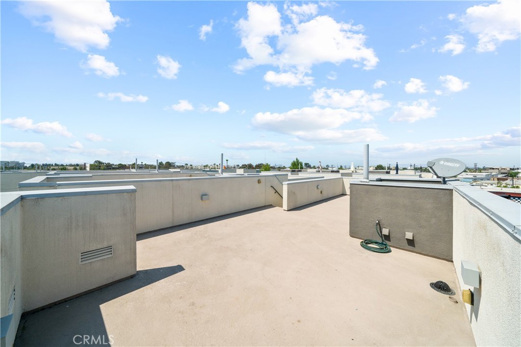 1533 Sullivan Avenue