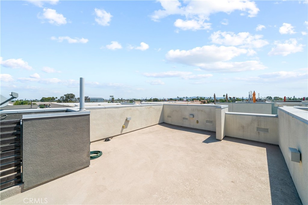 1533 Sullivan Avenue