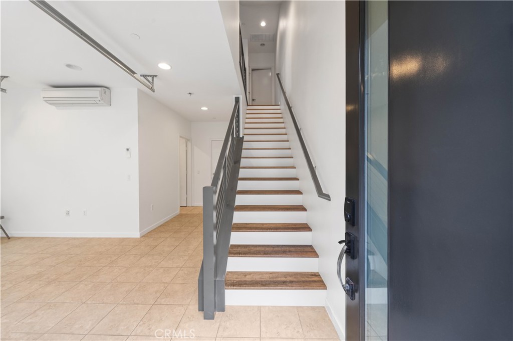 1533 Sullivan Avenue