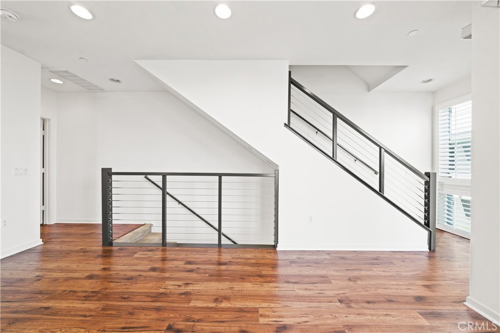 1533 Sullivan Avenue