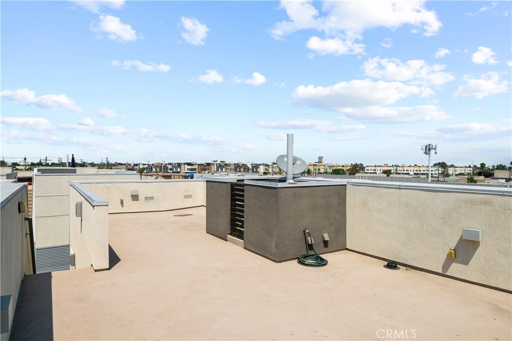 1533 Sullivan Avenue