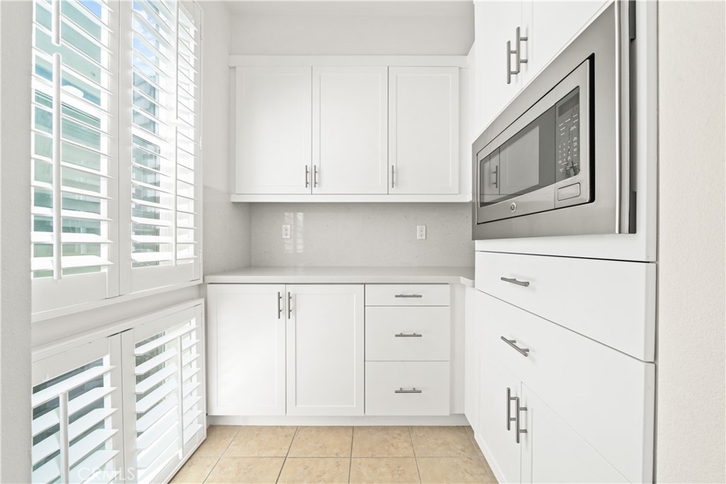 1533 Sullivan Avenue