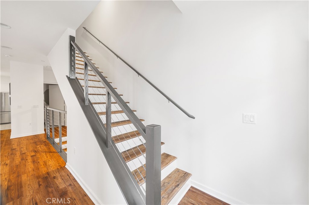 1533 Sullivan Avenue