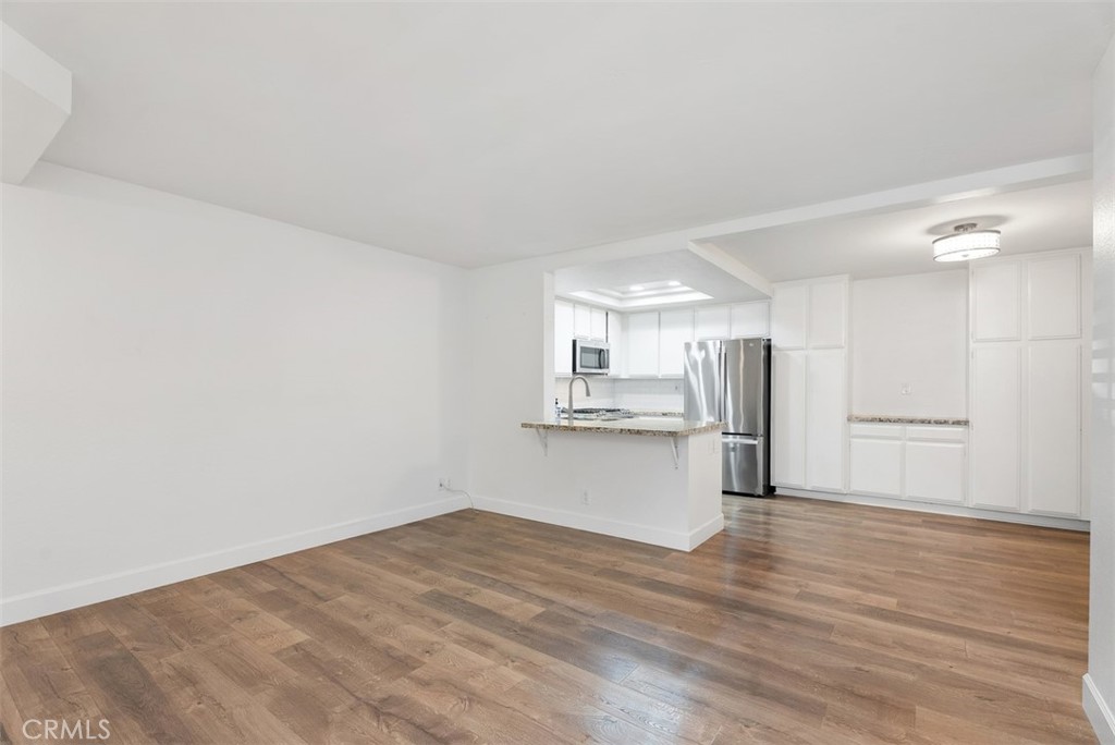 24245 Avenida De Las Flores