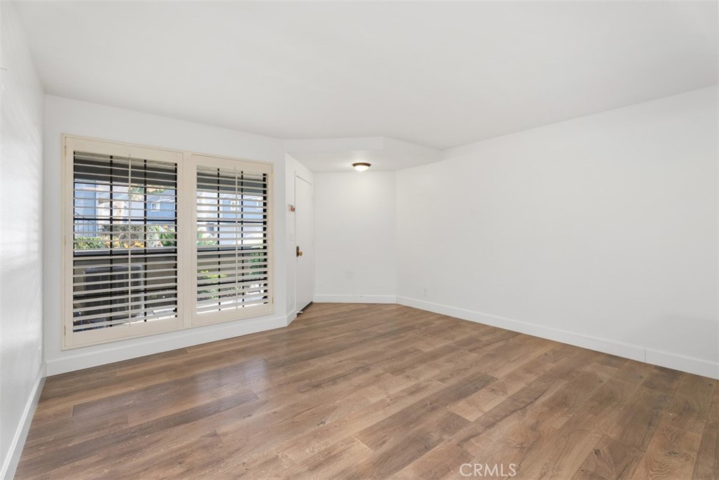 24245 Avenida De Las Flores