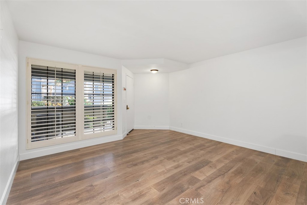 24245 Avenida De Las Flores