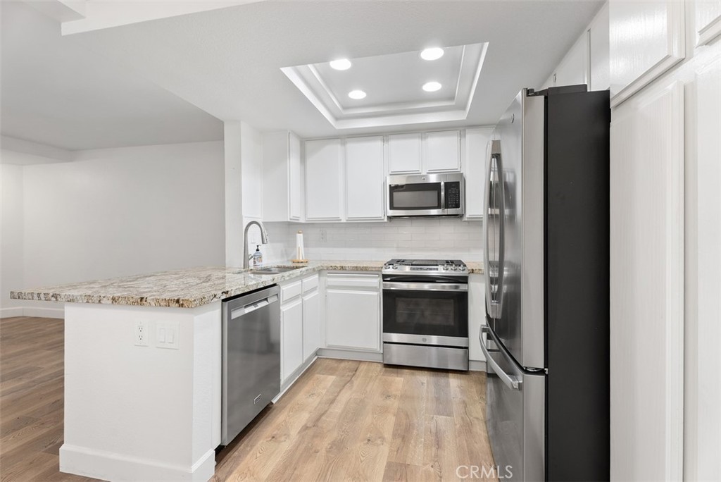 24245 Avenida De Las Flores