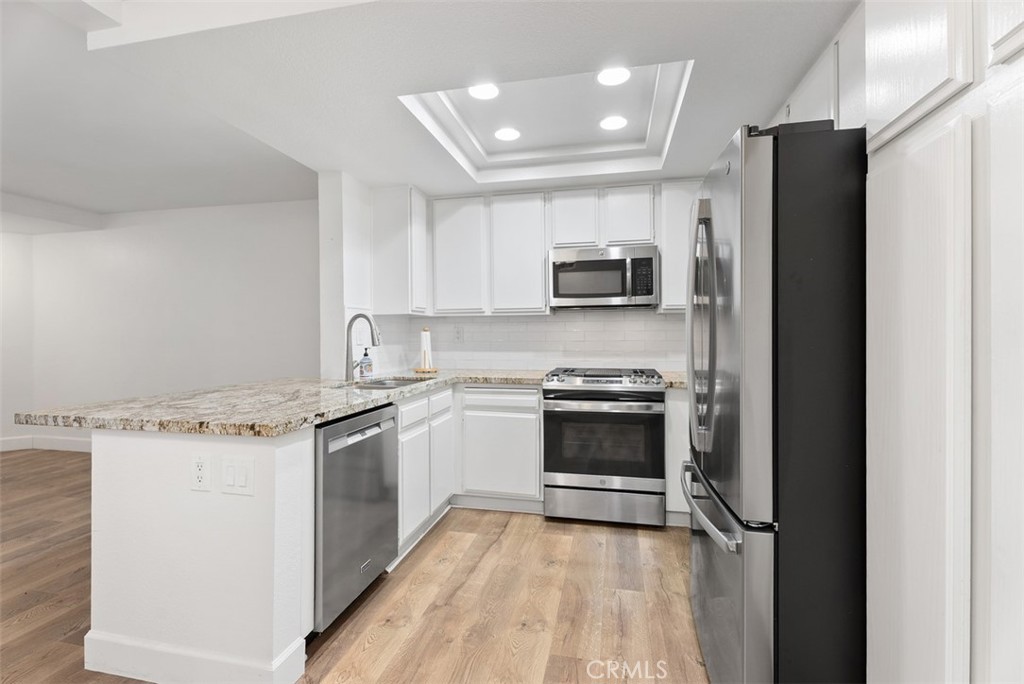 24245 Avenida De Las Flores