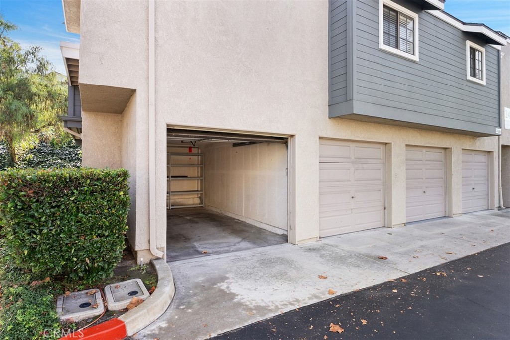 24245 Avenida De Las Flores