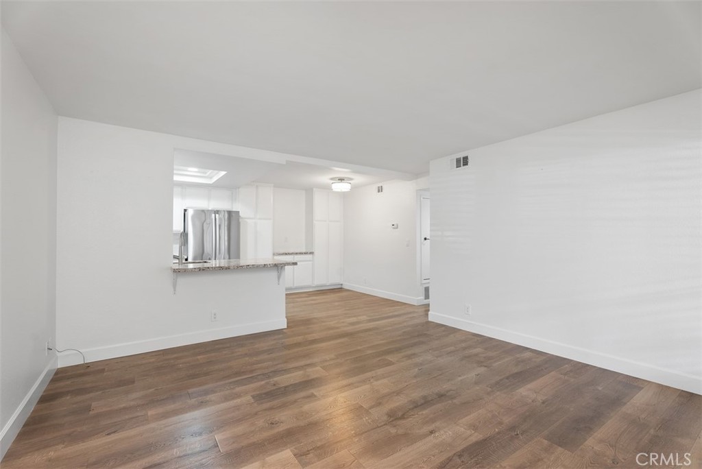 24245 Avenida De Las Flores