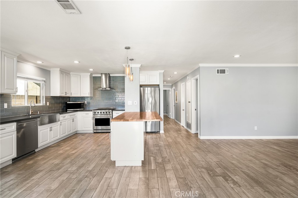 1940 E Stearns Avenue