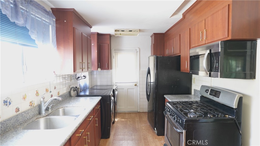214 E 92nd