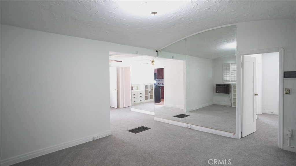 214 E 92nd