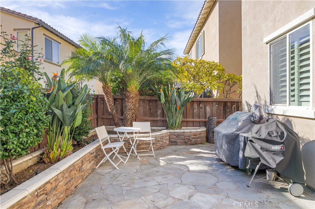 236 W Weeping Willow