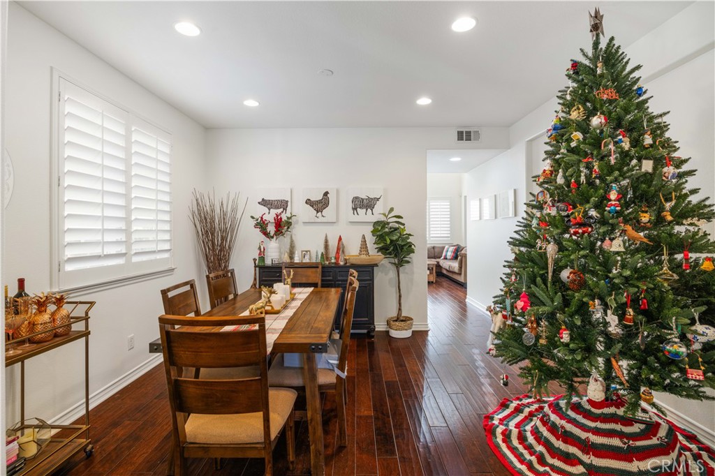 236 W Weeping Willow