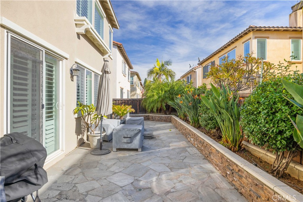 236 W Weeping Willow